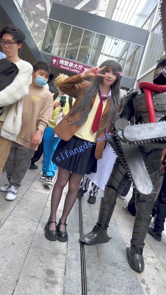 【永久专享】【KFC】超可爱萝莉麻衣学姐·黑丝白透内·男友拍脸我拍裙底【1V】【0.98G】