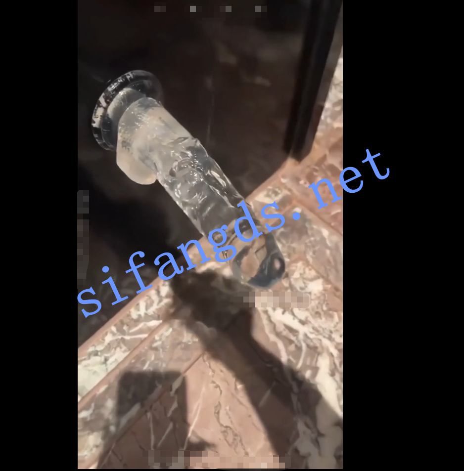 【推特抖音巨乳】可乐 selianacola 最新超粗道具插逼露点原声【1V】【3.35G】