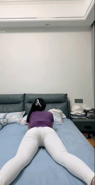 【快手福利】风骚肥臀御姐【沐沐呀】骚舞顶胯抖臀骚表情【25V】【7.45G】