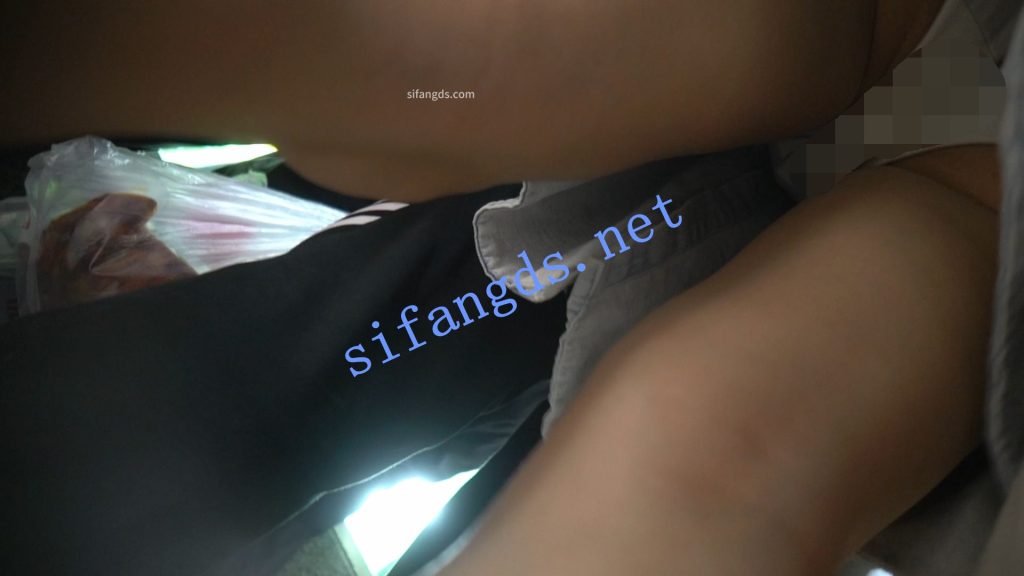 【永久专享】（空城原创）吊带牛仔连衣裙小姐姐，干净白N包裹肉臀【1V】【361M】