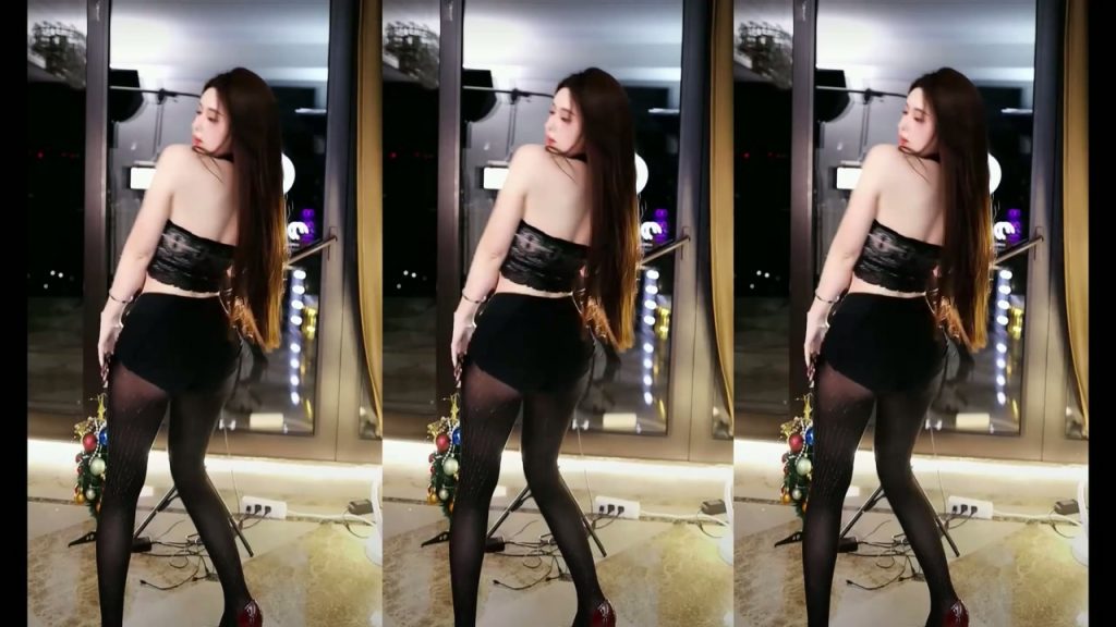 虎牙 石瑶付费定制 性感御姐 影子裸舞【2V】【460M】