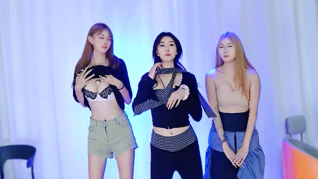 ⚫️11月新品，国产牛逼舞团【18girls】全员美女美乳大奶子，超燃裸舞抖胸，超有感觉【22V】【4.15G】