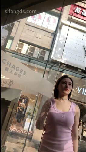 ⭐【mccd】⭐ 41 CD网红脸美女骚丁岔开腿扭屁股在男友身上蹭【1V】【927M】