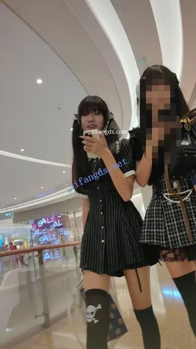 【CSCD】黑色裤裙双马尾黑丝小美女逛街吃饭，白色内内【1V】【435M】