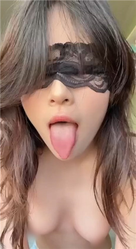 推特福利姬 梨梨小青椒 jk黑丝二郎腿自慰 弹力插小嫩穴【18V】【128M】