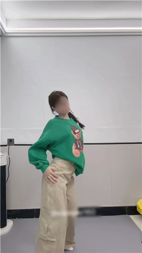 顶级大学舞蹈生【小乔（以安）】12月VIP最新大尺度裸舞【9V】【907M】