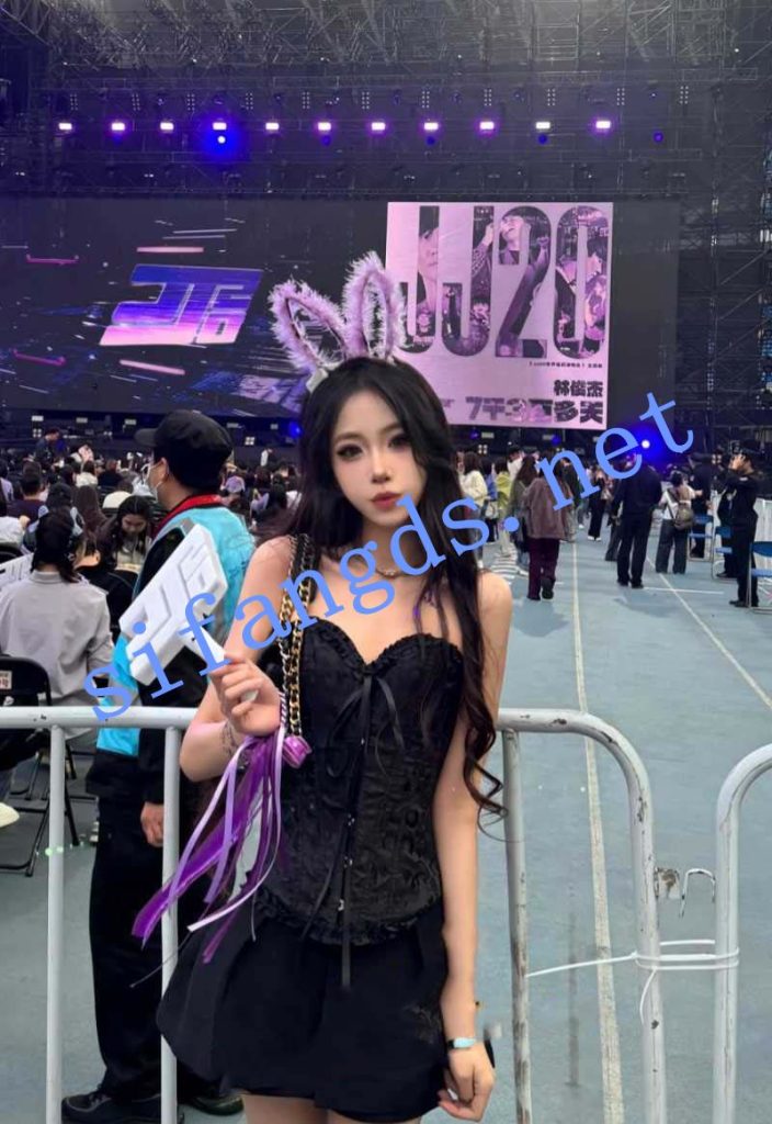 抖音 emlly 气质极品女神 骚母狗反差婊 口交 扮狗等【6V】【20.4M】