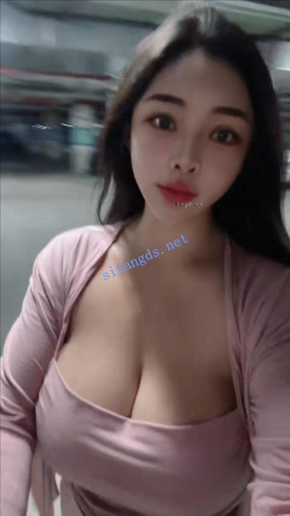 重磅重庆巨乳网红谢佳佳各种情趣内衣秀豪乳露奶又大又软【29V】【112M】