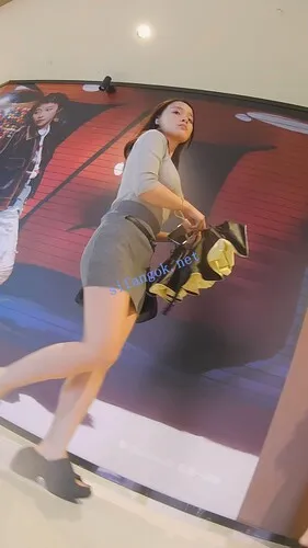 付模版『D·D』-223-灰超短包臀，翘臀匀称腿女郎，黑窄内【1V】【525M】