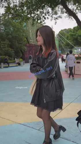 (BC-AA-598)蕾丝裙小姐姐黑丝过膝袜被CD..无痕内勒出明显13痕迹【1V】【402M】