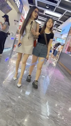 【KFC】身材不错的少妇和闺蜜逛街·高跟无痕内内翘屁股CD【1V】【685M】 6 【KFC】身材不错的少妇和闺蜜逛街·高跟无痕内内翘屁股CD【1V】【685M】 6