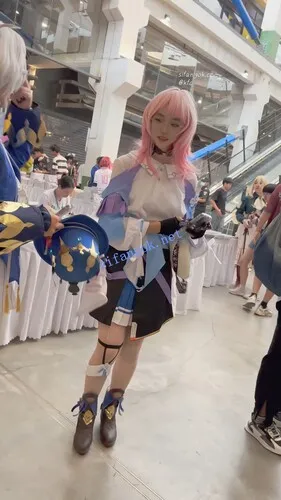 【KFC】学生妹COSER逛街·翘起屁股给你看肉丝白色半透内内【1V】【557M】 9