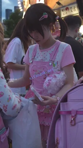 (BC-SSS-105)三个萝莉一起逛街..透明丝袜配蕾丝内裤外纯内骚【1V】【516M】 4 (BC-SSS-105)三个萝莉一起逛街..透明丝袜配蕾丝内裤外纯内骚【1V】【516M】 4