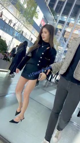 【KFC】骚货和帅男友逛街·为了美裙子太短露出屁股·黑色骚丁【1V】【524M】 14 【KFC】骚货和帅男友逛街·为了美裙子太短露出屁股·黑色骚丁【1V】【524M】 14