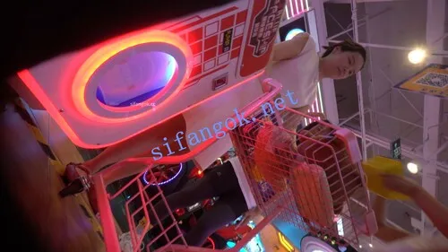 【永久专享】（空城原创）白裙白嫩少妇带孩子玩，微透无痕N紧裹肥臀【1V】【268M】