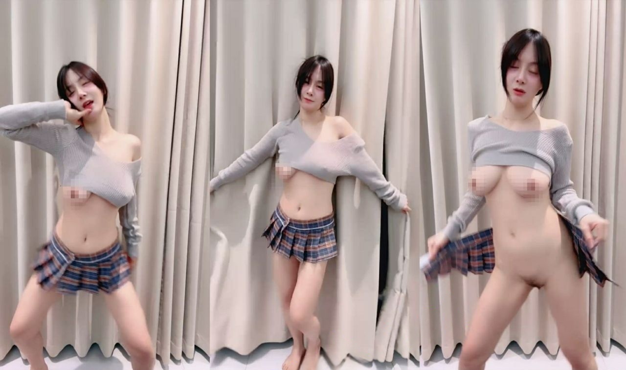 大长腿气质女神【雪雪宝】高跟大长腿全裸骚舞揉逼扒穴【2V】【3.22G】