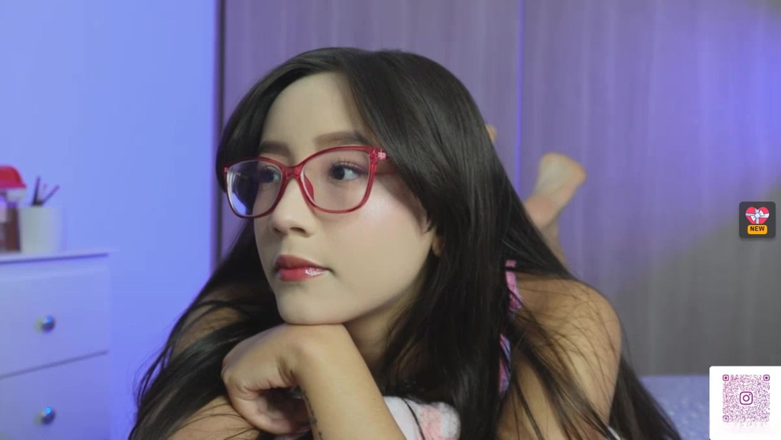 ❤❤❤ST美女主播，stripchat【sophi_lii】无毛美穴，扣逼自慰【1V】【681M】