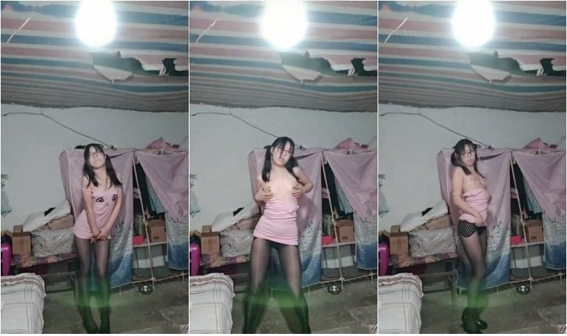 良家 莉莉膀嘟嘟 眼镜气质 露脸露点 阳具插B自慰 裸舞【4V】【760M】