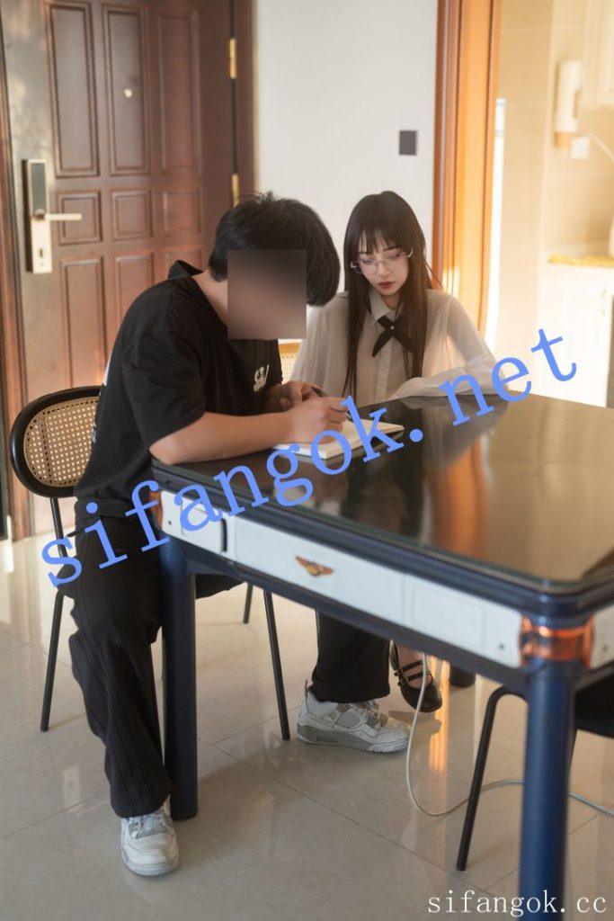 ஐ希威社ஐ红模茂木希子&璐璐 双人大尺度私拍 家教与后妈【73P】【6.4M】 11