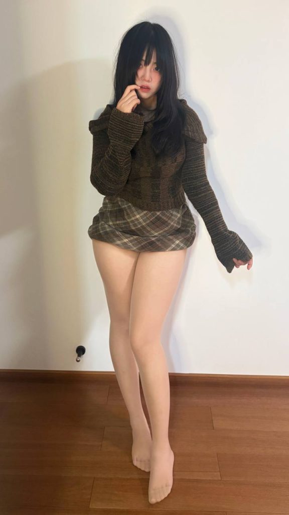 抖音 番茄喵喵鱼 抖音甜妹反差婊 骑乘假屌 娇喘 私拍写真+自慰 会员门槛定制【55P9V】【61.3M】 6