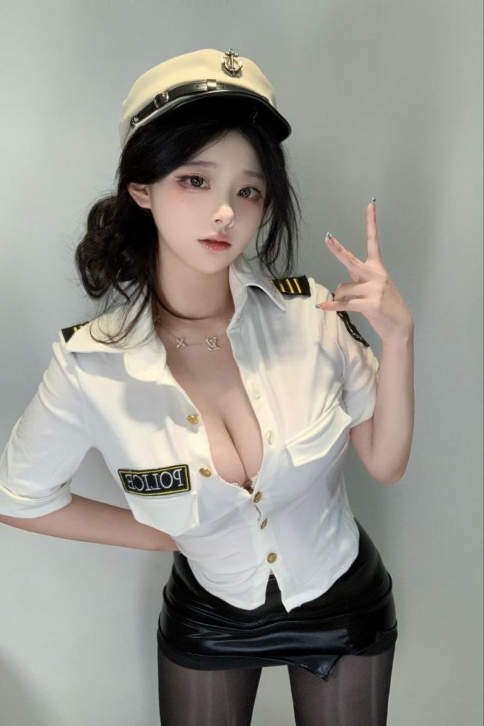无情颖少 高颜值百万粉丝网红 纯欲脸 私拍写真【93P16V】【75M】 6