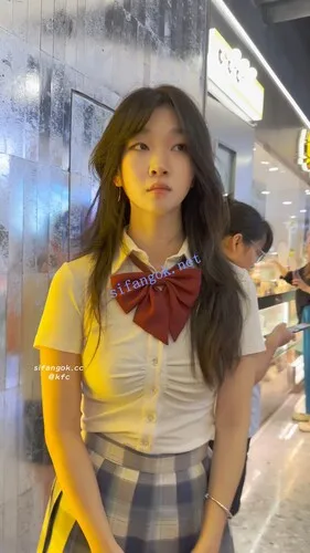 【永久专享】【KFC】JK萝莉和男友吵架·一直闷闷不乐·趁机CD看她无痕白内【1V】【1.01G】