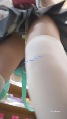 【永久专享】【xxn-344】制服jk蕾姆小姐姐..多次镜头前弯腰透心凉CD【1V】【700M】