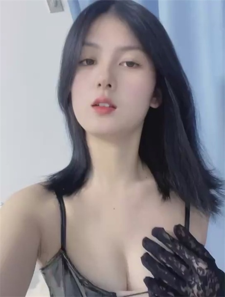 ❣️推荐❣️抖音极品嫩妹【月亮】初恋脸，极品奶子，奶头粉嫩，好漂亮的蝴蝶逼【21V】【1.71G】