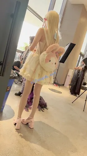 【永久专享】【KFC】身材超极品萝莉·腿控最爱·蝴蝶白丝腿劈M字露出白内【1V】【785M】