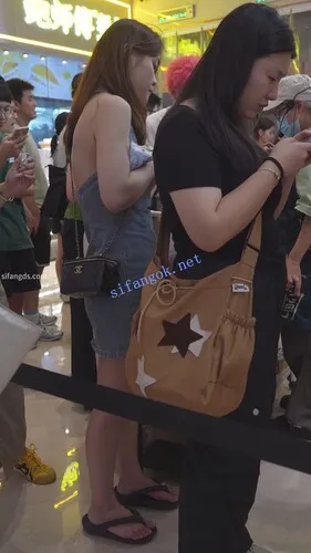 【永久专享】(BC-AA-602)少妇的内裤就是骚..露背牛仔裙少妇两侧露毛连一起【1V】【447M】