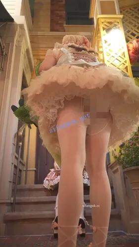 【永久专享】(BC-AA-614)公主裙白丝萌妹..镜头前弯腰拍照蕾丝内贴镜头【1V】【434M】