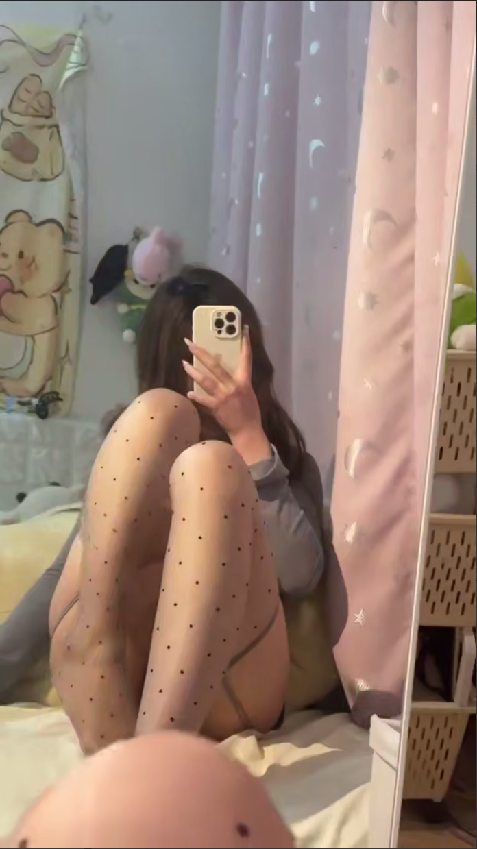 B站 小辣mm 定制舰长福利 露脸全裸道具自慰【22V】【184M】