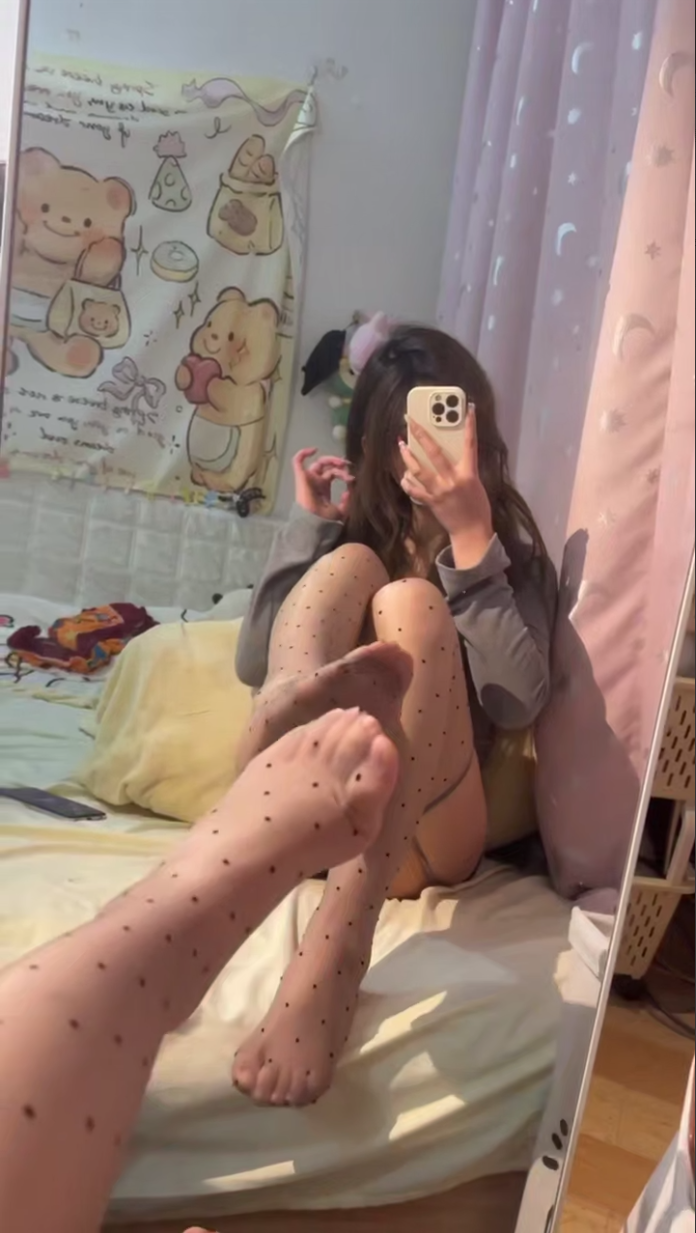 B站 小辣mm 定制舰长福利 露脸全裸道具自慰【22V】【184M】