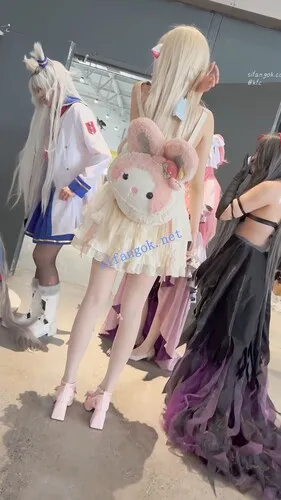 【永久专享】【KFC】身材超极品萝莉·腿控最爱·蝴蝶白丝腿劈M字露出白内【1V】【785M】