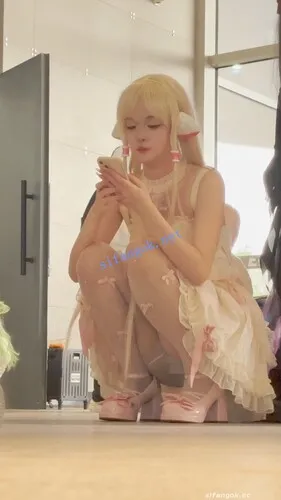 【永久专享】【KFC】身材超极品萝莉·腿控最爱·蝴蝶白丝腿劈M字露出白内【1V】【785M】