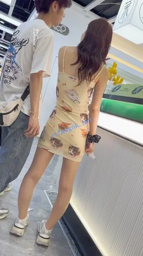 【永久专享】【KFC】极品靓女和男友撒娇·吊带包臀裙·白内穿在肉丝外够骚【1V】【536M】