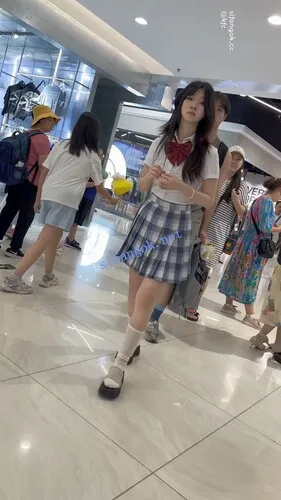 【永久专享】【KFC】JK萝莉和男友吵架·一直闷闷不乐·趁机CD看她无痕白内【1V】【1.01G】