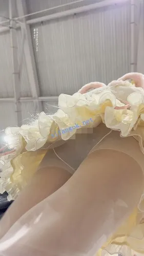 【永久专享】【KFC】身材超极品萝莉·腿控最爱·蝴蝶白丝腿劈M字露出白内【1V】【785M】