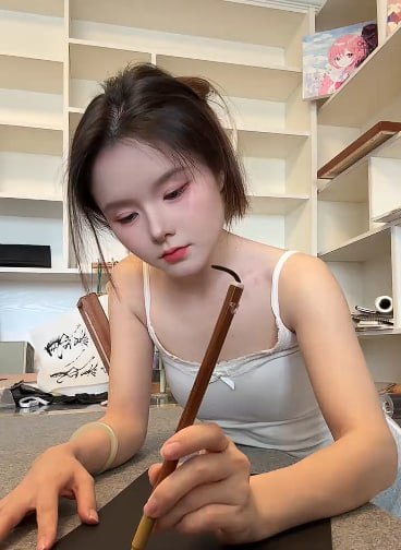 B站 野猫书法央央 蜜桃臀 高学历妹子 大尺度发骚勾引反差【3V】【485M】