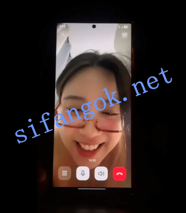 【抖音巨乳】夏夏很香香 揉搓巨乳一对一热舞 黑丝乳贴抖奶【3V】【1.44G】